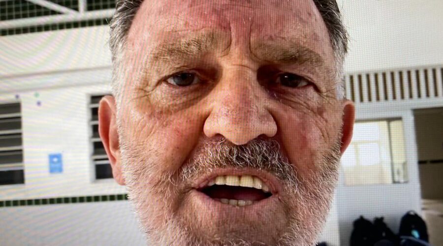 Universidade Livre de Estudos Culturais da Capoeira - Universidade da Capoeira - UNICAPOEIRA, Instituto de Educação Socioambiental - IESAMBI, Grupo de Capoeira Meia Lua na Escola - Fundado em 29 de Maio de 1962 e Associação de Capoeira - ASCA. 40 Anos da Associação de Capoeira Movimentos. Mestre Giló - Ângelo Fornazier, aprendeu com Mestre Nélson Tarzan e ensinou para Mestre César Augusto Barros dos Santos, da Casa Acervo de Capoeira, cuja parte de suas Pesquisas em Genealogia e Ancestralidade, envolve Identidade na Capoeira. Mestre César observa que o nome que não foi citado na Entrevista é do Mestre Alírio Ferreira, que formou-se com o Mestre José de Freitas, um dos pioneiros da Capoeira Paulista, juntamente com o Mestre Onça Tigre - Doutor Milton Freire de Carvalho (essa última informação, sobre o pioneirismo de Mestre Onça Tigre no Estado de São Paulo, respondo eu, o responsável pela entrevista e postagem). Itanhaém, São Paulo/SP, Brasil. Registro de Capoeira Mestre Polêmico - Professor João Couto Teixeira. IMG_9026. 289,1 MB. 13h16. Sábado, 22 de Outubro de 2022. #AssociacaoCapoeiraMovimentos40Anos #CapoeiraMestreFabioParada #CapoeiraMestreEduardoStorti #CapoeiraMestreNiltonRibasMartinsJunior #CapoeiraMestreMarceloCunha #CapoeiraMestreMarcioSantos #CapoeiraMestreEliasFonseca #CapoeiraMestreBolhaMarceloAlmeida #CapoeiraMestreBistecaJoséLuizDaConceiçãoFrancisco #CapoeiraMestreGogoDeOuroRogerioFonseca #CapoeiraMestreJeffersonGomesNogueira #CapoeiraMestreFlexaRenatoPereiraGonçalves #CapoeiraMestreChinaEdmilsonSilva #CapoeiraMeestreBomSorrisoAndre #CapoeiraMestreGiloÂngeloFornazier #CapoeiraMestreCesarAugustoBarrosDosSantos #CapoeiraMestreAlexsandroDeRezendeCarvalho