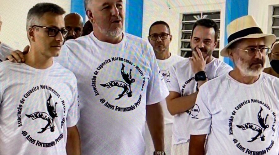 Universidade Livre de Estudos Culturais da Capoeira - Universidade da Capoeira - UNICAPOEIRA, Instituto de Educação Socioambiental - IESAMBI, Grupo de Capoeira Meia Lua na Escola - Fundado em 29 de Maio de 1962 e Associação de Capoeira - ASCA. Associação Capoeira Movimentos - 40 Anos. Mestre Fábio Parada Apresenta os Mestres da Associação Movimentos. Itanhaém, São Paulo/SP, Brasil. Registro de Capoeira Mestre Polêmico - Professor João Couto Teixeira. IMG_6898. 4,07 GB. 14h15. Sábado, 22 de Outubro de 2022. HD 1080p. #AssociacaoCapoeiraMovimentos40Anos #CapoeiraMestreFabioParada #CapoeiraMestreEduardoStorti #CapoeiraMestreNiltonRibasMartinsJunior #CapoeiraMestreMarceloCunha #CapoeiraMestreMarcioSantos #CapoeiraMestreEliasFonseca #CapoeiraMestreBolhaMarceloAlmeida #CapoeiraMestreBistecaJoséLuizDaConceiçãoFrancisco #CapoeiraMestreGogoDeOuroRogerioFonseca #CapoeiraMestreJeffersonGomesNogueira #CapoeiraMestreFlexaRenatoPereiraGonçalves #CapoeiraMestreChinaEdmilsonSilva #CapoeiraMeestreBomSorrisoAndre #CapoeiraMestreGiloÂngeloFornazier #CapoeiraMestreCesarAugustoBarrosDosSantos #CapoeiraMestreAlexsandroDeRezendeCarvalho