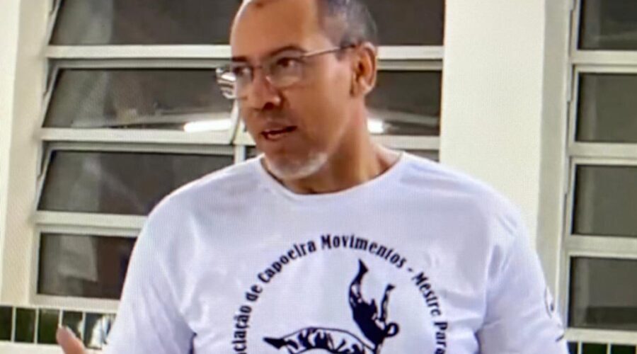 Universidade Livre de Estudos Culturais da Capoeira - Universidade da Capoeira - UNICAPOEIRA, Instituto de Educação Socioambiental - IESAMBI, Grupo de Capoeira Meia Lua na Escola - Fundado em 29 de Maio de 1962 e Associação de Capoeira - ASCA. Primeiro Momento Proximal. Apresentação dos Mestres Fábio Parada, Bolha - Marcelo Almeida e Nilton Ribas Martins Júnior. Itanhaém, São Paulo/SP, Brasil. Registro de Capoeira Mestre Polêmico - Professor João Couto Teixeira. IMG_9022. 10,99 GB. 09h40. Sábado, 22 de Outubro de 2022. #CapoeiraMestreFabioParada #CapoeiraMestreEduardoStorti #CapoeiraMestreNiltonRibasMartinsJunior #CapoeiraMestreMarceloCunha #CapoeiraMestreMarcioSantos #CapoeiraMestreEliasFonseca #CapoeiraMestreBolhaMarceloAlmeida #CapoeiraMestreBistecaJoséLuizDaConceiçãoFrancisco #CapoeiraMestreGogoDeOuroRogerioFonseca #CapoeiraMestreJeffersonGomesNogueira #CapoeiraMestreFlexaRenatoPereiraGonçalves #CapoeiraMestreChinaEdmilsonSilva #CapoeiraMeestreBomSorrisoAndre #CapoeiraMestreGiloÂngeloFornazier #CapoeiraMestreCesarAugustoBarrosDosSantos #CapoeiraMestreAlexsandroDeRezendeCarvalho