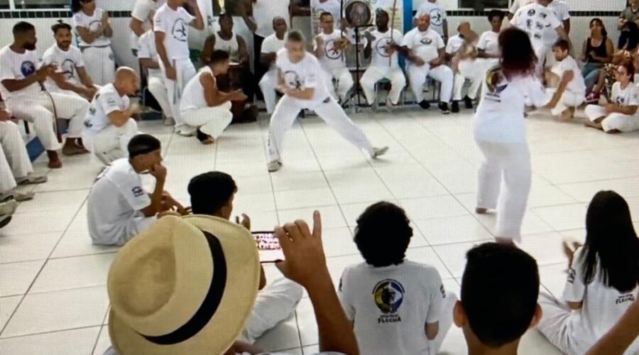 Universidade Livre de Estudos Culturais da Capoeira - Universidade da Capoeira - UNICAPOEIRA, Instituto de Educação Socioambiental - IESAMBI, Grupo de Capoeira Meia Lua na Escola - Fundado em 29 de Maio de 1962 e Associação de Capoeira - ASCA. Mestres Jefferson Gomes Nogueira, Eduardo Stort, Gogó de Ouro - Rogério Fonseca e Roda. Terceiro Momento, Distal. Itanhaém, São Paulo/SP, Brasil. Registro de Capoeira Mestre Polêmico - Professor João Couto Teixeira. IMG_9027. 20,72 GB. 14h13. Sábado, 22 de Outubro de 2022. #CapoeiraMestreFabioParada #CapoeiraMestreEduardoStorti #CapoeiraMestreNiltonRibasMartinsJunior #CapoeiraMestreMarceloCunha #CapoeiraMestreMarcioSantos #CapoeiraMestreEliasFonseca #CapoeiraMestreBolhaMarceloAlmeida #CapoeiraMestreBistecaJoséLuizDaConceiçãoFrancisco #CapoeiraMestreGogoDeOuroRogerioFonseca #CapoeiraMestreJeffersonGomesNogueira #CapoeiraMestreFlexaRenatoPereiraGonçalves #CapoeiraMestreChinaEdmilsonSilva #CapoeiraMeestreBomSorrisoAndre #CapoeiraMestreGiloÂngeloFornazier #CapoeiraMestreCesarAugustoBarrosDosSantos #capoeiramestrealexsandroderezendecarvalho