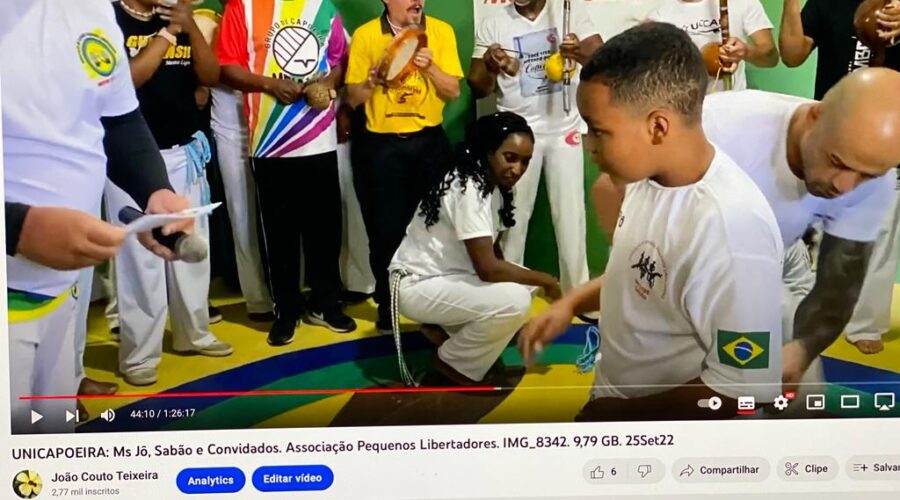 Universidade Livre de Estudos Culturais da Capoeira - Universidade da Capoeira - UNICAPOEIRA, Instituto de Educação Socioambiental - IESAMBI, Grupo de Capoeira Meia Lua na Escola - Fundado em 29 de Maio de 1962 e Associação de Capoeira - ASCA. Mestres Jô - João Mendes Batista Barbosa Filho, Sabão - João Batista Lage Barbosa e Convidados. Associação de Capoeira Pequenos Libertadores. Rua Luis Basílio Castor, Número 259, Bairro Santa Luzia, Juiz de Fora, Minas Gerais/MG, Brasil. Registro de Capoeira Mestre Polêmico - Professor João Couto Teixeira. IMG_8342. 9,79 GB. 10h45. Domingo, 25 de Setembro de 2022. HD 1080p.