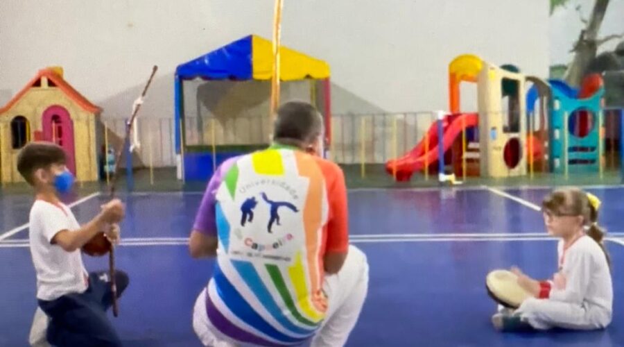 Universidade Livre de Estudos Culturais da Capoeira - Universidade da Capoeira - UNICAPOEIRA, Instituto de Educação Socioambiental - IESAMBI, Grupo de Capoeira Meia Lua na Escola - Fundado em 29 de Maio de 1962 e Associação de Capoeira - ASCA. Mestre Polêmico - Professor João Couto Teixeira e Estrela Dalva - Artista Plástica e Cineasta Salete Libardoni. Discentes Ágata Siqueira de Oliveira Lira, Enzo Carvalho Costa Salimena e João Pedro dos Santos Faria. Instituto Vianna Júnior, Avenida dos Andradas, Número 415, Bairro Jardim Glória, Juiz de Fora, Minas Gerais/MG, Brasil. Registro de Capoeira Mestre Polêmico - Professor João Couto Teixeira. IMG_5901. 9,29 GB. 17h57. Terça-feira, 02 de Agosto de 2022. HD 1080p.