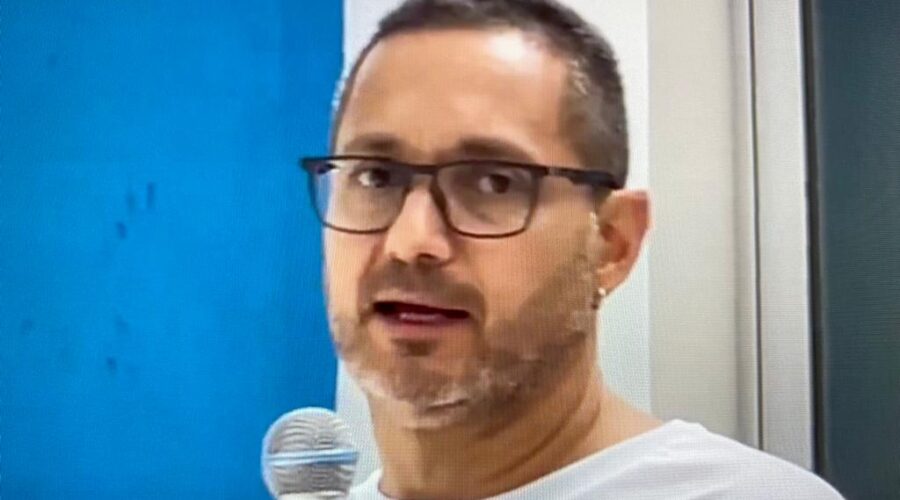 Universidade Livre de Estudos Culturais da Capoeira - Universidade da Capoeira - UNICAPOEIRA, Instituto de Educação Socioambiental - IESAMBI, Grupo de Capoeira Meia Lua na Escola - Fundado em 29 de Maio de 1962 e Associação de Capoeira - ASCA. Associação Capoeira Movimentos - 40 Anos. Mestre Eduardo Storti. Itanhaém, São Paulo/SP, Brasil. Registro de Capoeira Mestre Polêmico - Professor João Couto Teixeira. IMG_6898. 5,81 GB. 14h15. Sábado, 22 de Outubro de 2022. #CapoeiraMestreFabioParada #CapoeiraMestreEduardoStorti #CapoeiraMestreNiltonRibasMartinsJunior #CapoeiraMestreMarceloCunha #CapoeiraMestreMarcioSantos #CapoeiraMestreEliasFonseca #CapoeiraMestreBolhaMarceloAlmeida #CapoeiraMestreBistecaJoséLuizDaConceiçãoFrancisco #CapoeiraMestreGogoDeOuroRogerioFonseca #CapoeiraMestreJeffersonGomesNogueira #CapoeiraMestreFlexaRenatoPereiraGonçalves #CapoeiraMestreChinaEdmilsonSilva #CapoeiraMeestreBomSorrisoAndre #CapoeiraMestreGiloÂngeloFornazier #CapoeiraMestreCesarAugustoBarrosDosSantos #CapoeiraMestreAlexsandroDeRezendeCarvalho