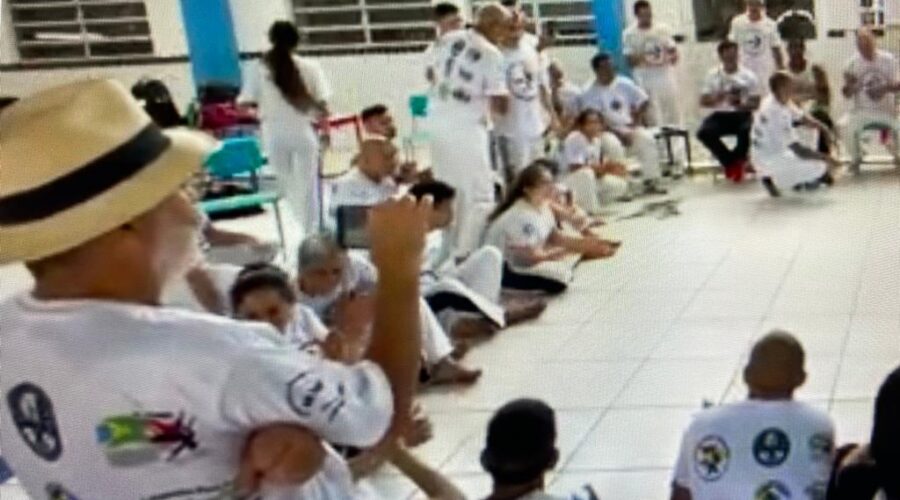 Universidade Livre de Estudos Culturais da Capoeira - Universidade da Capoeira - UNICAPOEIRA, Instituto de Educação Socioambiental - IESAMBI, Grupo de Capoeira Meia Lua na Escola - Fundado em 29 de Maio de 1962 e Associação de Capoeira - ASCA. Apresentação Mestres Fábio Parada, Bolha - Marcelo Almeida, Nilton Ribas Martins Júnior e Márcio Santos. Roda. Primeiro Momento Distal. Itanhaém, São Paulo/SP, Brasil. Registro de Capoeira Mestre Polêmico - Professor João Couto Teixeira. IMG_6897. 24,11 GB. 09h38. Sábado, 22 de Outubro de 2022. #CapoeiraMestreFabioParada #CapoeiraMestreEduardoStorti #CapoeiraMestreNiltonRibasMartinsJunior #CapoeiraMestreMarceloCunha #CapoeiraMestreMarcioSantos #CapoeiraMestreEliasFonseca #CapoeiraMestreBolhaMarceloAlmeida #CapoeiraMestreBistecaJoséLuizDaConceiçãoFrancisco #CapoeiraMestreGogoDeOuroRogerioFonseca #CapoeiraMestreJeffersonGomesNogueira #CapoeiraMestreFlexaRenatoPereiraGonçalves #CapoeiraMestreChinaEdmilsonSilva #CapoeiraMeestreBomSorrisoAndre #CapoeiraMestreGiloÂngeloFornazier #CapoeiraMestreCesarAugustoBarrosDosSantos #CapoeiraMestreAlexsandroDeRezendeCarvalho