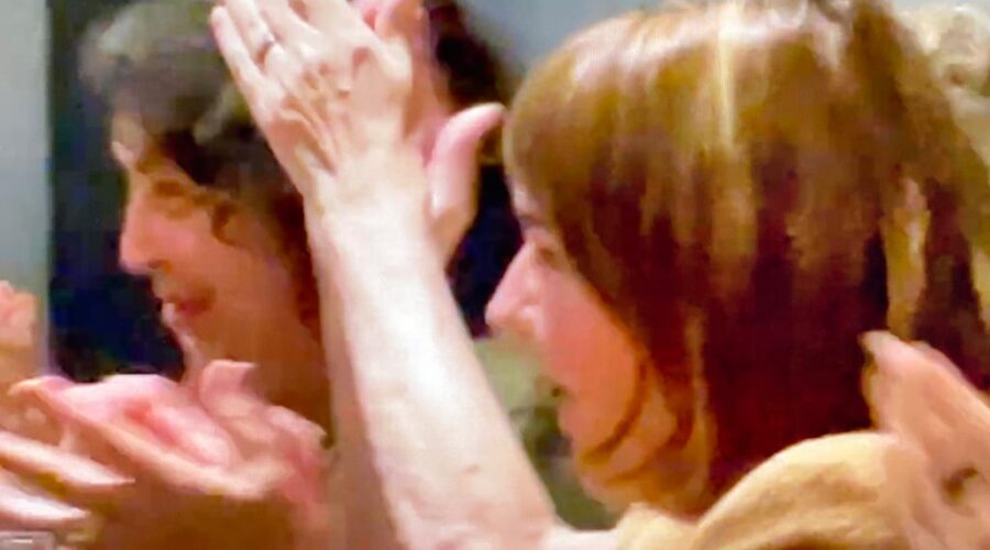 Universidade Livre de Estudos Culturais da Capoeira - Universidade da Capoeira - UNICAPOEIRA, Associação de Capoeira - ASCA, Instituto de Educação Socioambiental - IESAMBI e Grupo de Capoeira Meia Lua - Fundado em 29 de Maio de 1962. Ana Abel Goulart Bustamante. Lançamento Livro Pedralva Maravilha. Solo de Flauta de Têvo - Estêvão Couto Teixeira. Planet, Rua Moraes e Castro, Número 218, Alameda Shopping, Bairro Passos, Juiz de Fora, Minas Gerais/MG, Brasil. Registro de Capoeira Mestre Polêmico - Professor João Couto Teixeira. IMG_7209. 2,03 GB. 19h08. Sexta-feira, 11 de Novembro de 2022. HD 1080p.