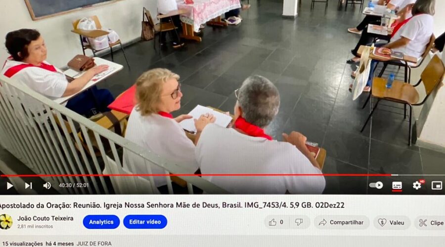 Universidade Livre de Estudos Culturais da Capoeira - Universidade da Capoeira - UNICAPOEIRA, Instituto de Educação Socioambiental - IESAMBI, Grupo de Capoeira Meia Lua - Fundado em 29 de Maio de 1962 e Associação de Capoeira - ASCA. Reunião do Apostolado da Oração. Salão Paroquial. Igreja Nossa Senhora Mãe de Deus, Bairro Nossa Senhora de Lourdes, Juiz de Fora, Minas Gerais/MG, Brasil. Registro de Capoeira Mestre Polêmico - Professor João Couto Teixeira. IMG_7453/4. 5,9 GB. 09h15/10h16. Sexta-feira, 02 de Dezembro de 2022. HD 1080p.