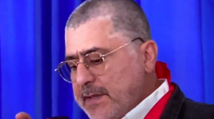 Universidade Livre de Estudos Culturais da Capoeira - Universidade da Capoeira - UNICAPOEIRA, Instituto de Educação Socioambiental - IESAMBI, Grupo de Capoeira Meia Lua - Fundado em 29 de Maio de 1962 e Associação de Capoeira - ASCA. Celebração Eucarística. Apostolado da Oração. Padre José Domício Ferreira da Silva. Igreja Nossa Senhora Mãe de Deus, Bairro de Lourdes, Juiz de Fora, Minas Gerais/MG, Brasil. Registro de Capoeira Mestre Polêmico - Professor João Couto Teixeira. IMG_7063. 6,32 GB. 15h00. Sexta-feira, 04 de Novembro de 2022. HD 1080p.