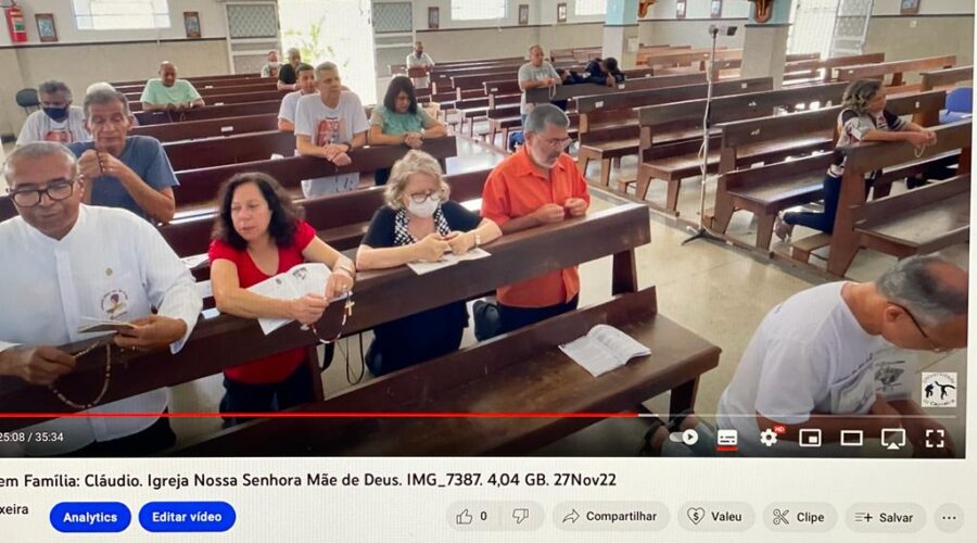 Universidade Livre de Estudos Culturais da Capoeira - Universidade da Capoeira - UNICAPOEIRA, Instituto de Educação Socioambiental - IESAMBI, Grupo de Capoeira Meia Lua - Fundado em 29 de Maio de 1962 e Associação de Capoeira - ASCA. Terço dos Homens em Família. Cláudio. Igreja Nossa Senhora Mãe de Deus, Bairro Nossa Senhora de Lourdes, Juiz de Fora, Minas Gerais/MG, Brasil. Registro de Capoeira Mestre Polêmico - Professor João Couto Teixeira. IMG_7387. 4,04 GB. 09h15. Domingo, 27 de Novembro de 2022. HD 1080p.