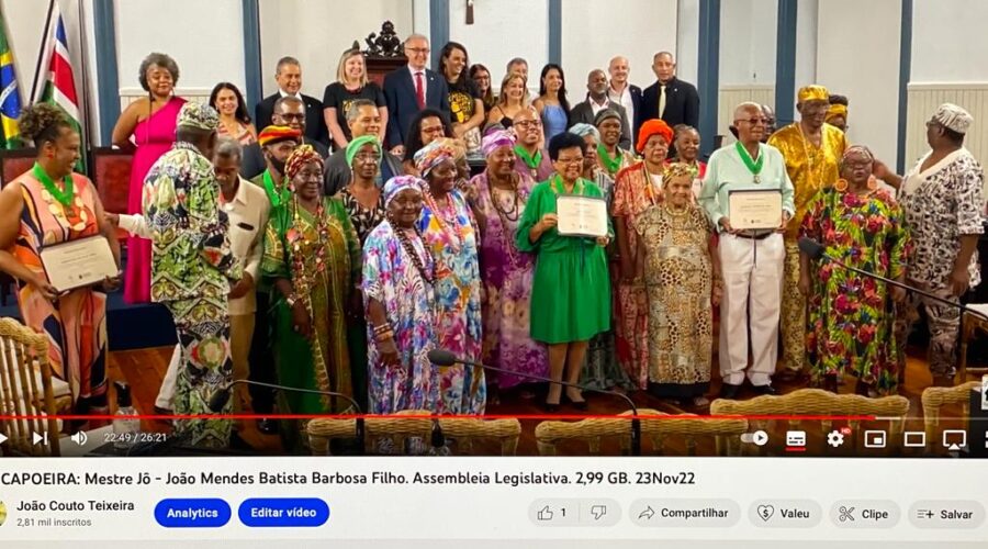 Universidade Livre de Estudos Culturais da Capoeira - Universidade da Capoeira - UNICAPOEIRA, Instituto de Educação Socioambiental - IESAMBI, Grupo de Capoeira Meia Lua na Escola - Fundado em 29 de Maio de 1962 e Associação de Capoeira - ASCA. Mestre Jô - João Mendes Batista Barbosa Filho. Assembleia Legislativa. Bairro Centro, Juiz de Fora, Minas Gerais/MG, Brasil. Registro de Capoeira Mestre Polêmico - Professor João Couto Teixeira. IMG_7326. 2,99 GB. 21h15. Quarta-feira, 23 de Novembro de 2022. HD 1080p.