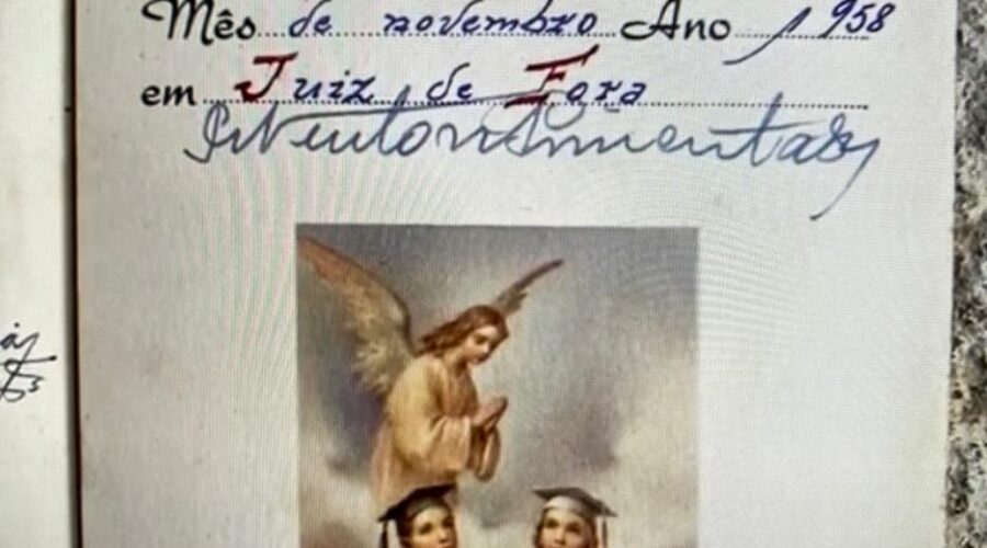 Universidade Livre de Estudos Culturais da Capoeira - Universidade da Capoeira - UNICAPOEIRA, Associação de Capoeira - ASCA, Instituto de Educação Socioambiental - IESAMBI e Grupo de Capoeira Meia Lua - Fundado em 29 de Maio de 1962. Fraternidade. Garagem, Tigüéra 360, Juiz de Fora, Minas Gerais/MG, Brasil. Registro de Capoeira Mestre Polêmico - Professor João Couto Teixeira. IMG_0478. 214,2 MB. 07h18. Quarta-feira, 07 de Dezembro de 2022. HD 1080p.
