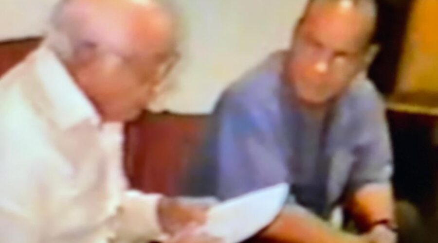 Universidade Livre de Estudos Culturais da Capoeira - Universidade da Capoeira - UNICAPOEIRA, Instituto de Educação Socioambiental - IESAMBI, Associação de Capoeira - ASCA e Grupo de Capoeira MEIA LUA - Fundado em 29 de Maio de 1962. Mestres Onça Tigre - Doutor Milton Freire de Carvalho, Wilson Rodrigues, Dom Ivan Zacarias Guimarães Gobbo, Pombo de Ouro - José Bispo Correia e Polêmico - Professor João Couto Teixeira. Roça do Lobo, Taguatinga, Distrito Federal/DF, Brasil. Domingo, 22 de Setembro de2002.