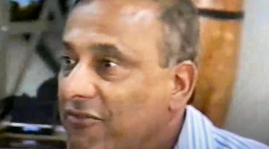 Universidade Livre de Estudos Culturais da Capoeira - Universidade da Capoeira - UNICAPOEIRA, Instituto de Educação Socioambiental - IESAMBI, Associação de Capoeira - ASCA e Grupo de Capoeira MEIA LUA - Fundado em 29 de Maio de 1962. Curso de Árbitro. Federação de Capoeira do Distrito Federal - FCDF. Brasília. Registros de Mestres Polêmico - Professor João Couto Teixeira, Doutor Peter Faluhelyi e Lua Bonita - Ana Cláudia Sousa Vieira. Sábado, 20 de Junho de 1998. +.