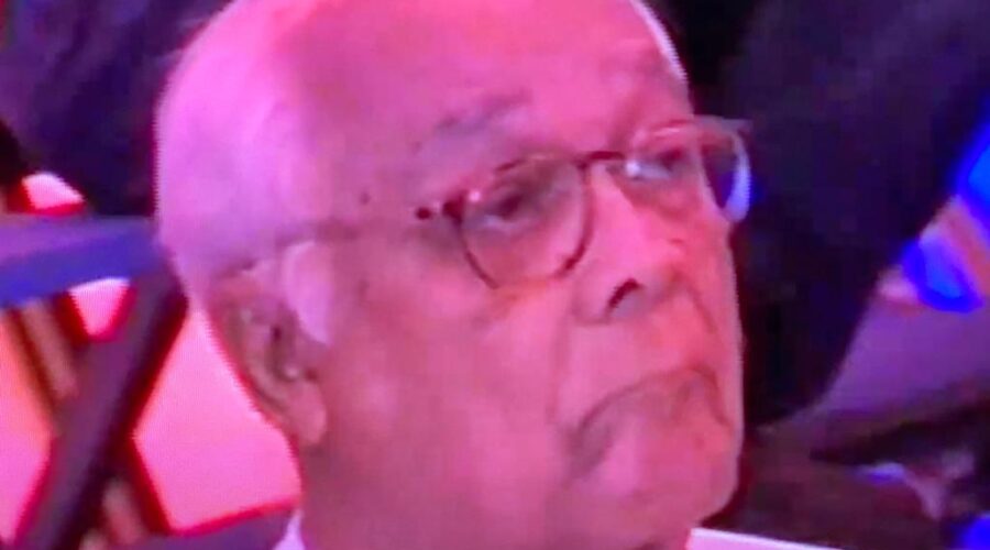 Universidade Livre de Estudos Culturais da Capoeira - Universidade da Capoeira - UNICAPOEIRA, Instituto de Educação Socioambiental - IESAMBI, Associação de Capoeira - ASCA e Grupo de Capoeira MEIA LUA - Fundado em 29 de Maio de 1962. Mestre Onça Tigre - Doutor Milton Freire de Carvalho. Oitavo Encontro Nacional de Capoeira - VIII ENCA. Brasília. Registros de Mestres Polêmico - Professor João Couto Teixeira, Doutor Peter Faluhelyi e Lua Bonita - Ana Cláudia Sousa Vieira. Terça-feira, 23 de Junho de 1998. +.