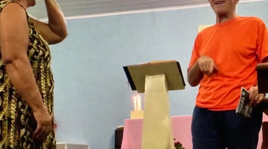 Universidade Livre de Estudos Culturais da Capoeira - Universidade da Capoeira - UNICAPOEIRA, Instituto de Educação Socioambiental - IESAMBI, Associação de Capoeira - ASCA e Grupo de Capoeira MEIA LUA - Fundado na Terça-feira, 29 de Maio de 1962. Novena de Natal - 6º Dia. Senhoras Raimunda, Antônia, Rosinha, Eni Parizoto, Bella - Maria Isabel Melotti Xible, Salete Libardoni, Tânia Parizoto, Duas Amigas e Ministro da Palavra Alcides João Parizoto. Capela da Divina Misericórdia, Residencial Café Planalto, Sobradinho II, Distrito Federal/DF, Brasil. Registro de Capoeira Mestre Polêmico - Professor João Couto Teixeira. IMG_4568. 83,7 MB. 15h03. Sexta-feira, 20 de Novembro de 2015.