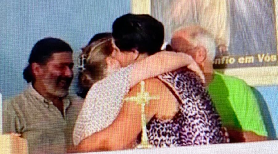 Universidade Livre de Estudos Culturais da Capoeira - Universidade da Capoeira - UNICAPOEIRA, Instituto de Educação Socioambiental - IESAMBI, Associação de Capoeira - ASCA e Grupo de Capoeira MEIA LUA - Fundado na Terça-feira, 29 de Maio de 1962. Terço. Senhoras Antônia, Bella - Maria Isabel Melotti Xible, Salete Libardoni e Ministro da Palavra Alcides João Parizoto. Capela da Divina Misericórdia. Residencial Café Planalto, Sobradinho II, Distrito Federal/DF, Brasil. Registro de Capoeira Mestre Polêmico - Professor João Couto Teixeira. IMG_4568. 83,7 MB. 15h03. Sexta-feira, 20 de Novembro de 2015.