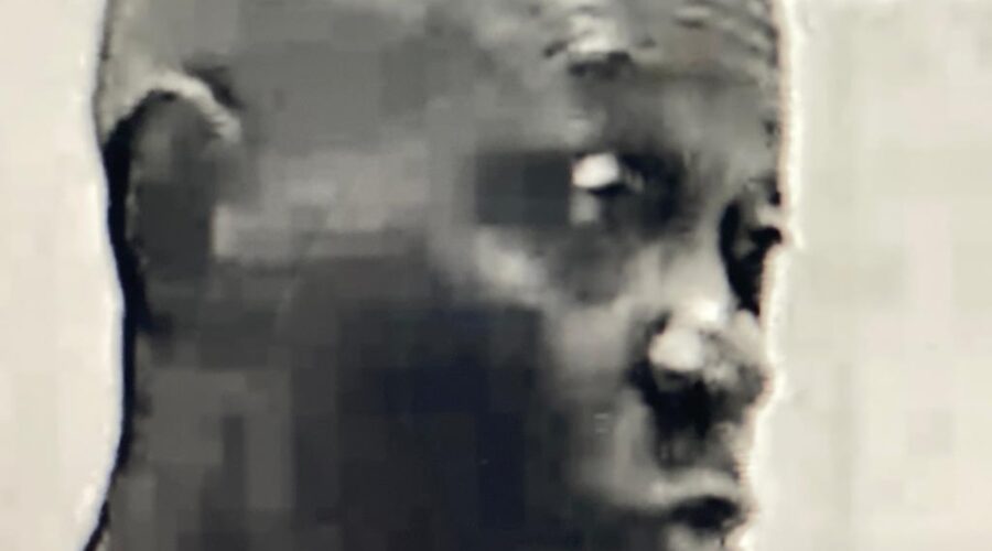 Universidade Livre de Estudos Culturais da Capoeira - Universidade da Capoeira - UNICAPOEIRA, Instituto de Educação Socioambiental - IESAMBI, Associação de Capoeira - ASCA e Grupo de Capoeira MEIA LUA - Fundado em 29 de Maio de 1962. Mestres Gato Preto Doirado de Santo Amaro da Purificação/BA - José Luiz Gabriel Góes, Dom Ivan Zacarias Guimarães Gobbo, Hugo Góes, Laércio Cardoso dos Santos e Antônio A. de Jesus. Centro de Saúde, Brazlândia, Distrito Federal/DF, Brasil. 2000.