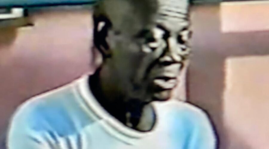 Universidade Livre de Estudos Culturais da Capoeira - Universidade da Capoeira - UNICAPOEIRA, Instituto de Educação Socioambiental - IESAMBI, Associação de Capoeira - ASCA e Grupo de Capoeira MEIA LUA - Fundado em 29 de Maio de 1962. Mestres Gato Preto Doirado de Santo Amaro da Purificação/BA - José Luiz Gabriel Góes, Dom Ivan Zacarias Guimarães Gobbo, Sebastião Nunes Folgado e Cleber Soares. Ceilândia, Distrito Federal/DF, Brasil.