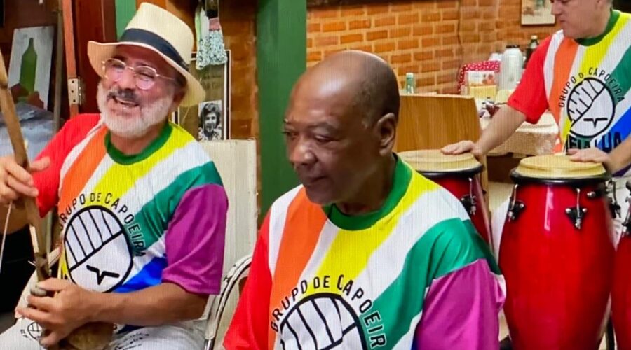 Universidade Livre de Estudos Culturais da Capoeira - Universidade da Capoeira - UNICAPOEIRA, Instituto de Educação Socioambiental - IESAMBI, Associação de Capoeira - ASCA e Grupo de Capoeira MEIA LUA - Fundado na Terça-feira, 29 de Maio de 1962. Live na Rádio com Mestres Boa Gente - Vivaldo Rodrigues Conceição, polêmico - Professor João Couto Teixeira, Alexandre José Ribeiro de Amorim, Perigosa - Marialú, Henrique Couto Teixeira e Coroa - Mauro Delfino da Silva. Sala de Entrar, Tigüéra 360, Juiz de Fora, Minas Gerais/MG, Brasil. Registro de Capoeira Mestre Polêmico - Professor João Couto Teixeira. IMG_6607/13. 17,81 GB. 17h08/19h37. Quarta-feira, 25 de Janeiro de 2023. HD 1080p.