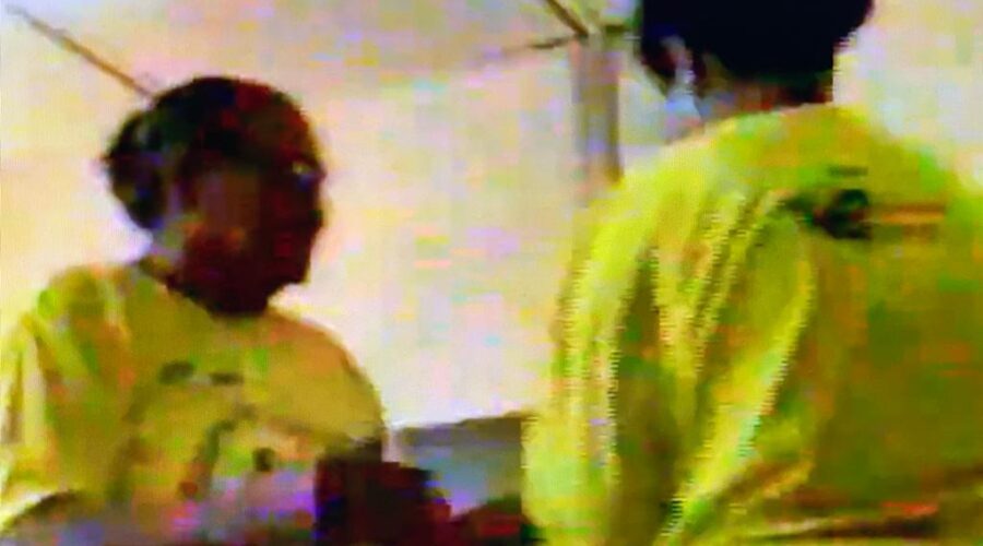 Universidade Livre de Estudos Culturais da Capoeira - Universidade da Capoeira - UNICAPOEIRA na Melhor Idade, Instituto de Educação Socioambiental - IESAMBI, Associação de Capoeira - ASCA e Grupo de Capoeira MEIA LUA - Fundado em 29 de Maio de 1962. Mestres Amadeu Batista Mota e Polêmico - Professor João Couto Teixeira. Associação de Assistência aos Trabalhadores em Educação - ASEFE/CEDEC. Gravação Antiga. Ceilândia, Distrito Federal /DF, Brasil. Registro de Capoeira Estrela Dalva - Artista Plástica e Cineasta Salete Libardoni. IMG_3624. 10h22. Domingo, 15 de Abril de 2012.