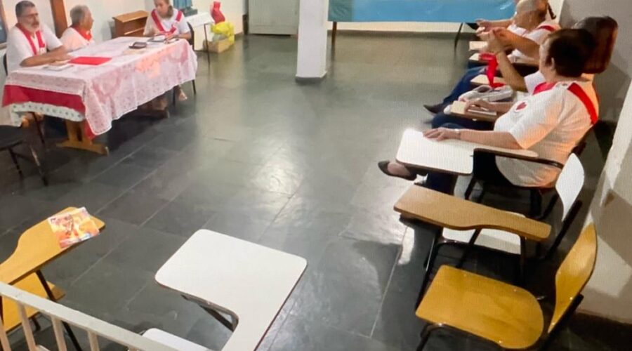 Apostolado da Oração. Reunião. Salão Paroquial. Igreja Nossa Senhora Mãe de Deus, Bairro Nossa Senhora de Lourdes, Juiz de Fora, Minas Gerais/MG, Brasil. Registro de Capoeira Mestre Polêmico - Professor João Couto Teixeira. IMG_8352. 6,76 GB. 15h00. Sexta-feira, 14 de Abril de 2023. HD 1080p. Universidade Livre de Estudos Culturais da Capoeira - Universidade da Capoeira - UNICAPOEIRA, Instituto de Educação Socioambiental - IESAMBI, Associação de Capoeira - ASCA e Grupo de Capoeira MEIA LUA - Fundado Terça-feira, 29 de Maio de 1962.