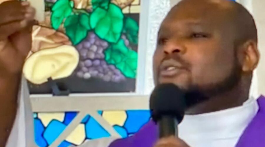 Celebração Eucarística. Padre João Francisco Batista daSilva. Apostolado da Oração. Leitura e Salmo Mestre Polêmico. Igreja Nossa Senhora Mãe de Deus, Bairro Nossa Senhora de Lourdes, Juiz de Fora, Minas Gerais/MG, Brasil. Registro de Capoeira Mestre Polêmico - Professor João Couto Teixeira. IMG_7990. 5,25 GB. 15h00. Sexta-feira, 03 de Março de 2023. HD 1080p. Universidade Livre de Estudos Culturais da Capoeira - Universidade da Capoeira - UNICAPOEIRA, Instituto de Educação Socioambiental - IESAMBI, Associação de Capoeira - ASCA e Grupo de Capoeira MEIA LUA - Fundado na Terça-feira, 29 de Maio de 1962.