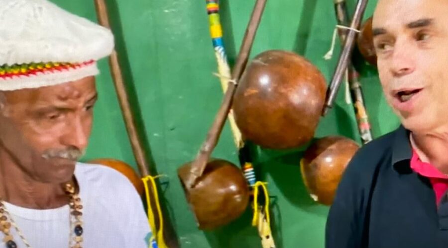 Mestr@s Jô - João Mendes Batista Barbosa Filho, Sabão - João Batista Lage Barbosa, Beto - Gilberto Werneck, Betinho - Luiz Alberto Porto, Sereia - Mauro Magrini, Perigosa - Marialú, Fernando Cesar Coelho e Professor Ronald Camelo. Associação Pequenos Libertadores. Rua Luiz Basílio Castor, 259, Bairro Santa Luzia, Juiz de Fora, Minas Gerais/MG, Brasil. Registros de Capoeiras Mestr@s Polêmico - Professor João Couto Teixeira e Perigosa - Marialú. IMG_8196. 229,8 MB. 09h46. Domingo, 19 de Março de 2023. HD 1080p. Universidade Livre de Estudos Culturais da Capoeira - Universidade da Capoeira - UNICAPOEIRA, Instituto de Educação Socioambiental - IESAMBI, Associação de Capoeira - ASCA e Grupo de Capoeira MEIA LUA - Fundado Terça-feira, 29 de Maio de 1962.