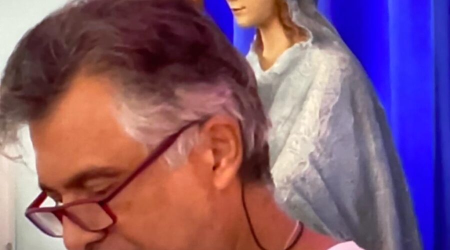 Celebração Eucarística. Padre João Francisco Batista daSilva. Leituras Wanderley Tagliatte. Salmo 22 - O Senhor é o Pastor que me Conduz; não me Falta Coisa Alguma - Mestre Polêmico. Igreja Nossa Senhora Mãe de Deus, Bairro Nossa Senhora de Lourdes, Juiz de Fora, Minas Gerais/MG, Brasil. Registro de Capoeira Mestre Polêmico - Professor João Couto Teixeira. IMG_8194. 7,33 GB. 08h00. Domingo, 19 de Março de 2023. HD 1080p. Universidade Livre de Estudos Culturais da Capoeira - Universidade da Capoeira - UNICAPOEIRA, Instituto de Educação Socioambiental - IESAMBI, Associação de Capoeira - ASCA e Grupo de Capoeira MEIA LUA - Fundado Terça-feira, 29 de Maio de 1962.