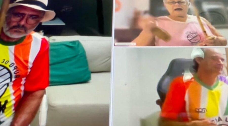 Orquestra Harmônica de Berimbaus. Cantiga e Toques Dobrados de Angola, Banguela, Cavalaria e Santa Maria, Segundo Ensinamentos dos Mestres Reynaldo Teixeira Alves e Marco Aurélio de Moraes Barros, Adaptados por Mestr@s Polêmico, Bella - Maria Isabel Melotti Xible e Mandingueiro - Peter Faluhelyi. Sala de Entrar, Tigüéra 360, Juiz de Fora, Minas Gerais/MG, Brasil. Registro de Capoeira Mestre Polêmico - Professor João Couto Teixeira. IMG_8243. 3,45 GB. 20h30. Segunda-feira, 27 de Março de 2023. HD 1080p. Universidade Livre de Estudos Culturais da Capoeira - Universidade da Capoeira - UNICAPOEIRA, Instituto de Educação Socioambiental - IESAMBI, Associação de Capoeira - ASCA e Grupo de Capoeira MEIA LUA - Fundado Terça-feira, 29 de Maio de 1962.