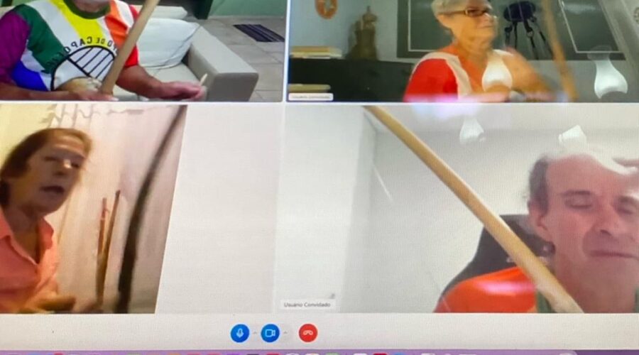 Orquestra Harmônica de Berimbaus. Cantigas, Toques Dobrados e Improvisos. Amazonas, Iúna Verdadeira, Iúna Mandingueira, Cavalaria, Santa Maria, São Bento Pequeno e Idalina. Mestr@s Laura Cavalieri Bisio, Bella - Maria Isabel Melotti Xible, e Mandingueiro - Peter Faluhelyi. Sala de Entrar, Tigüéra 360, Juiz de Fora, Minas Gerais/MG, Brasil. Registro de Capoeira Mestre Polêmico - Professor João Couto Teixeira. IMG_8415. 4,02 GB. 19h30. Quinta-feira, 27 de Abril de 2023. HD 1080p. Universidade Livre de Estudos Culturais da Capoeira - Universidade da Capoeira - UNICAPOEIRA, Instituto de Educação Socioambiental - IESAMBI, Associação de Capoeira - ASCA e Grupo de Capoeira MEIA LUA - Fundado Terça-feira, 29 de Maio de 1962.