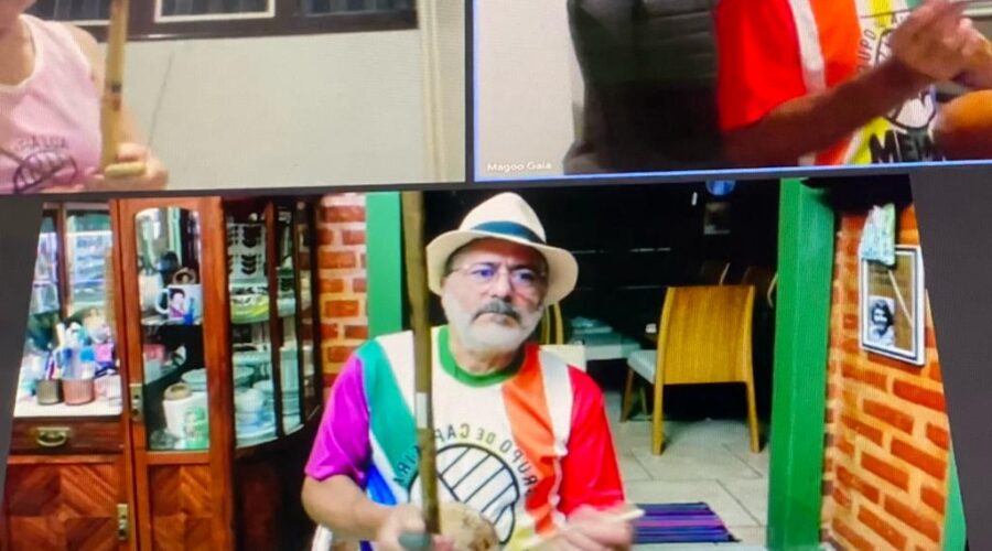 Orquestra Harmônica de Berimbaus. Toques Dobrados de Angola, Banguela, Cavalaria, Idalina e Santa Maria, Segundo Ensinamentos dos Mestres Reynaldo Teixeira Alves e Marco Aurélio de Moraes Barros, Adaptados por Mestr@s Polêmico, Bella - Maria Isabel Melotti Xible e Mandingueiro - Peter Faluhelyi. Sala de Entrar, Tigüéra 360, Juiz de Fora, Minas Gerais/MG, Brasil. Registro de Capoeira Mestre Polêmico - Professor João Couto Teixeira. IMG_8105. 1,26 GB. 21h01. Segunda-feira, 06 de Março de 2023. HD 1080p. Universidade Livre de Estudos Culturais da Capoeira - Universidade da Capoeira - UNICAPOEIRA, Instituto de Educação Socioambiental - IESAMBI, Associação de Capoeira - ASCA e Grupo de Capoeira MEIA LUA - Fundado na Terça-feira, 29 de Maio de 1962.