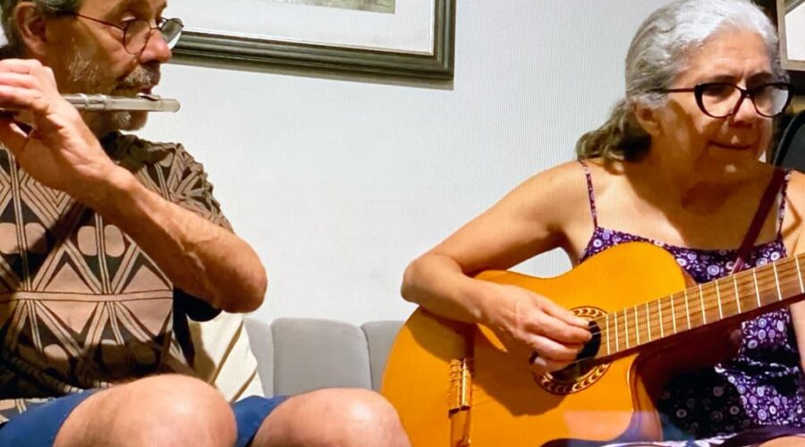 Philippe Bard Fouillat - Flauta e Marialú - Violão: Despedida do Brasil. Participação Estêvão Teixeira - Violão e Mestre Polêmico - Pandeiro. Tigüéra 49, Juiz de Fora, Minas Gerais/MG, Brasil. Registro de Capoeira Mestre Polêmico - Professor João Couto Teixeira. IMG_5426. 1,34 GB. 17h20. Domingo, 19 de Março de 2023. HD 1080p. Universidade Livre de Estudos Culturais da Capoeira - Universidade da Capoeira - UNICAPOEIRA, Instituto de Educação Socioambiental - IESAMBI, Associação de Capoeira - ASCA e Grupo de Capoeira MEIA LUA - Fundado Terça-feira, 29 de Maio de 1962.