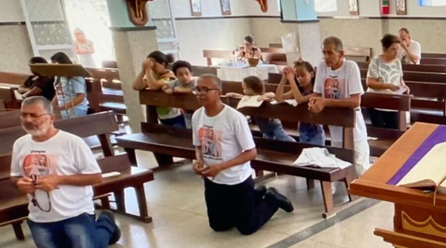 Terço dos Homens em Família. Wanderley Tagliatte. Igreja Nossa Senhora Mãe de Deus, Bairro Nossa Senhora de Lourdes, Juiz de Fora, Minas Gerais/MG, Brasil. Registro de Capoeira Mestre Polêmico - Professor João Couto Teixeira. IMG_8234. 3,75 GB. 09h15. Domingo, 26 de Março de 2023. HD 1080p. Universidade Livre de Estudos Culturais da Capoeira - Universidade da Capoeira - UNICAPOEIRA, Instituto de Educação Socioambiental - IESAMBI, Associação de Capoeira - ASCA e Grupo de Capoeira MEIA LUA - Fundado Terça-feira, 29 de Maio de 1962.