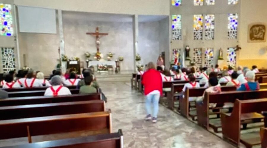Adoração ao Santíssimo e Celebração Eucarística. Apóstol@s da Oração. Padre Antônio Camilo de Paiva. Nono Dia da Novena. Santuário do Sagrado Coração de Jesus, Bairro Bairu, Juiz de Fora, Minas Gerais/MG, Brasil. Registro de Capoeira Mestre Polêmico - Professor João Couto Teixeira. IMG_8612. 9,8 GB. 13h27. Quinta-feira, 15 de Junho de 2023. HD 1080p. Universidade Livre de Estudos Culturais da Capoeira - Universidade da Capoeira - UNICAPOEIRA, Instituto de Educação Socioambiental - IESAMBI, Associação de Capoeira - ASCA e Grupo de Capoeira MEIA LUA - Fundado Terça-feira, 29 de Maio de 1962. Seja membro deste canal e ganhe benefícios: https://www.youtube.com/channel/UCE6HrA5Y_VZ4-hgw8FG13aw/join