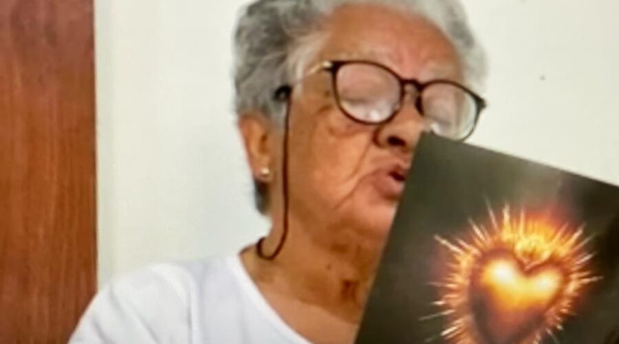 Apóstol@s da Oração. Retiro. Dona Celina Seslatia Cadedos. Salão Paroquial. Igreja Nossa Senhora Mãe de Deus, Bairro Nossa Senhora de Lourdes, Juiz de Fora, Minas Gerais/MG, Brasil. Registro de Capoeira Mestre Polêmico - Professor João Couto Teixeira. IMG_9323. 4,45 GB. 16h19. Quarta-feira, 21 de Junho de 2023. HD 1080p. Universidade Livre de Estudos Culturais da Capoeira - Universidade da Capoeira - UNICAPOEIRA, Instituto de Educação Socioambiental - IESAMBI, Associação de Capoeira - ASCA e Grupo de Capoeira MEIA LUA - Fundado Terça-feira, 29 de Maio de 1962. Seja membro deste canal e ganhe benefícios: https://www.youtube.com/channel/UCE6HrA5Y_VZ4-hgw8FG13aw/join