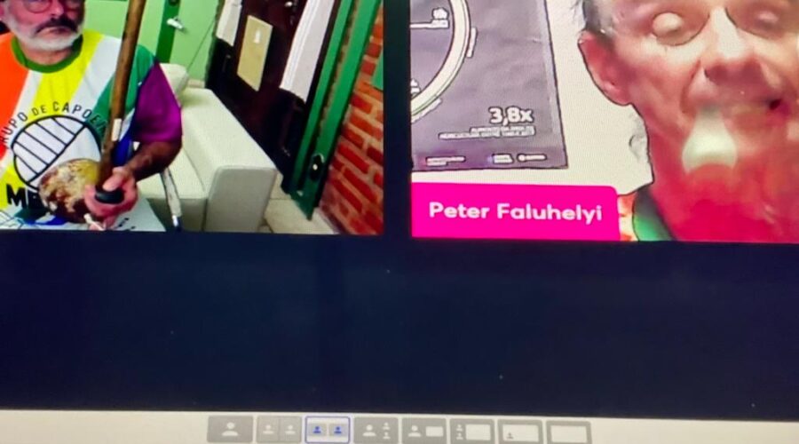 Orquestra Harmônica de Berimbaus. Mestre Mandingueiro - Peter Faluhelyi. Cavalaria e São Bento Grande Dobrado, São Bento Pequeno e Idalina Dobrada, Banguela e Iúna Mandingueira Dobrada. Sala de Entrar, Tigüéra 360, Juiz de Fora, Minas Gerais/MG, Brasil. Registro de Capoeira Mestre Polêmico - Professor João Couto Teixeira. IMG_8897. 4,51 GB. 20h42. Segunda-feira, 14 de Agosto de 2023. HD 1080p. Universidade Livre de Estudos Culturais da Capoeira - Universidade da Capoeira - UNICAPOEIRA, Instituto de Educação Socioambiental - IESAMBI, Associação de Capoeira - ASCA e Grupo de Capoeira MEIA LUA - Fundado Terça-feira, 29 de Maio de 1962. Seja membro deste canal e ganhe benefícios: https://www.youtube.com/channel/UCE6HrA5Y_VZ4-hgw8FG13aw/join