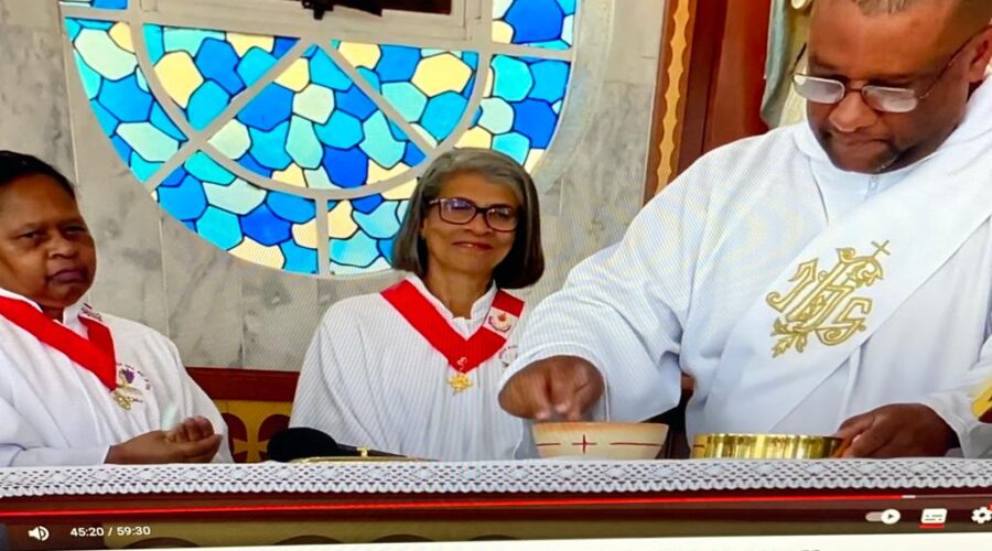 Celebração da Palavra. Diácono Márcio Rosa dos Santos. Leitura Isabel. Salmo 80 - Exultai no Senhor, A Nossa Força - Mestre Polêmico. Ministras Extraordinárias da Sagrada Comunhão Maria Helena F. Costa e Maria Angélica A. de Moraes Tavares. Igreja Nossa Senhora Mãe de Deus, Bairro Nossa Senhora de Lourdes, Juiz de Fora, Minas Gerais/MG, Brasil. Registro de Capoeira Mestre Polêmico - Professor João Couto Teixeira. IMG_8842. 6,75 GB. 15h00. Sexta-feira, 04 de Agosto de 2023. HD 1080p. Universidade Livre de Estudos Culturais da Capoeira - Universidade da Capoeira - UNICAPOEIRA, Instituto de Educação Socioambiental - IESAMBI, Associação de Capoeira - ASCA e Grupo de Capoeira MEIA LUA - Fundado Terça-feira, 29 de Maio de 1962. Seja membro deste canal e ganhe benefícios: https://www.youtube.com/channel/UCE6HrA5Y_VZ4-hgw8FG13aw/join