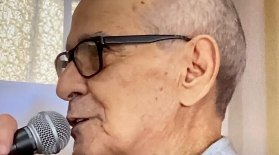 Mamão - Armando Fernandes Aguiar. Os Bacharéis do Samba, Henrique Couto Teixeira, Estêvão Couto Teixeira e Xico - Francisco de Assis Couto Teixeira. Som - Cacaudio - Luiz Cláudio Ribeiro. Sede Residencial Tigüéra, Juiz de Fora, Minas Gerais/MG, Brasil. Registros de Capoeira Mestre Polêmico - Professor João Couto Teixeira, Estrela Dalva - Artista Plástica, Cineasta Salete Libardoni e Henrique Couto Teixeira. IMG_8726. 12,35 GB. 12h31. Sábado, 01 de Julho de 2023. HD 1080p. Universidade Livre de Estudos Culturais da Capoeira - Universidade da Capoeira - UNICAPOEIRA, Instituto de Educação Socioambiental - IESAMBI, Associação de Capoeira - ASCA e Grupo de Capoeira MEIA LUA - Fundado Terça-feira, 29 de Maio de 1962. Seja membro deste canal e ganhe benefícios: https://www.youtube.com/channel/UCE6HrA5Y_VZ4-hgw8FG13aw/join