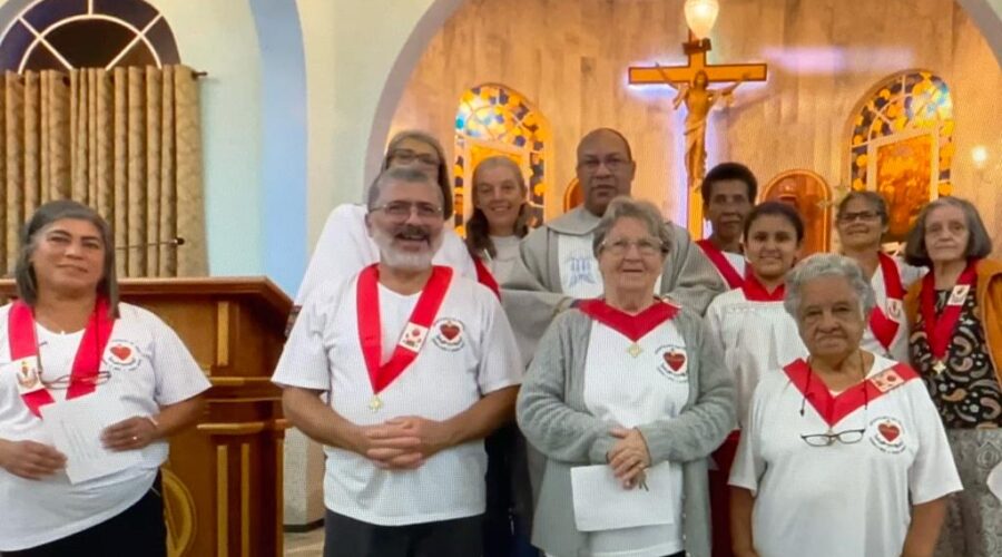 Celebração Eucarística - Décimo Dia da Trezena a Nossa Senhora de Fátima. Padre José Domício Ferreira da Silva. Ministras Extraordinárias da Sagrada Comunhão Aparecida Alves Pereira Bul-la e Maria Angélica A. de Moraes Tavares. Leitura Natália Regina Silva de Assis. Salmo 121 - Que Alegria Quando Ouvi que me Disseram, Vamos à Casa do Senhor - Mestre Polêmico. Apostolado da Oração. Igreja Nossa Senhora Mãe de Deus, Bairro Nossa Senhora de Lourdes, Juiz de Fora, Minas Gerais/MG, Brasil. Registro de Capoeira Mestre Polêmico - Professor João Couto Teixeira. IMG_8501. 7,49 GB. 19h30. Quarta-feira, 10 de Maio de 2023. HD 1080p. Universidade Livre de Estudos Culturais da Capoeira - Universidade da Capoeira - UNICAPOEIRA, Instituto de Educação Socioambiental - IESAMBI, Associação de Capoeira - ASCA e Grupo de Capoeira MEIA LUA - Fundado Terça-feira, 29 de Maio de 1962.