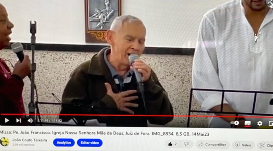 Celebração Eucarística. Padre João Francisco Batista da Silva. Diácono Márcio Rosa dos Santos. Ministro Extraordinário da Sagrada Comunhão Amaro Azevedo. Música Isabel, Antônio Reis e Capoeira Mestre Avatar - Giovanni Diomedson de Andrade. Igreja Nossa Senhora Mãe de Deus, Bairro Nossa Senhora de Lourdes, Juiz de Fora, Minas Gerais/MG, Brasil. Registro de Capoeira Mestre Polêmico - Professor João Couto Teixeira. IMG_8534. 8,5 GB. 08h00. Domingo, 14 de Maio de 2023. HD 1080p. Universidade Livre de Estudos Culturais da Capoeira - Universidade da Capoeira - UNICAPOEIRA, Instituto de Educação Socioambiental - IESAMBI, Associação de Capoeira - ASCA e Grupo de Capoeira MEIA LUA - Fundado Terça-feira, 29 de Maio de 1962.