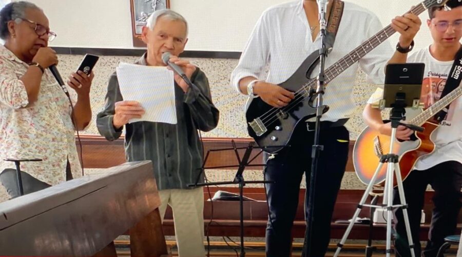 Celebração Eucarística. Padre Luiz Carlos Vitório. Diácono Márcio Rosa dos Santos. Ministro Extraordinário da Sagrada Comunhão Amaro Azevedo. Música Isabel, Antônio Reis, Capoeira Mestre Avatar - Giovanni Diomedson de Andrade e Léo. Igreja Nossa Senhora Mãe de Deus, Bairro Nossa Senhora de Lourdes, Juiz de Fora, Minas Gerais/MG, Brasil. Registro de Capoeira Mestre Polêmico - Professor João Couto Teixeira. IMG_8896. 9,63 GB. 08h00. Domingo, 13 de Agosto de 2023. HD 1080p. Universidade Livre de Estudos Culturais da Capoeira - Universidade da Capoeira - UNICAPOEIRA, Instituto de Educação Socioambiental - IESAMBI, Associação de Capoeira - ASCA e Grupo de Capoeira MEIA LUA - Fundado Terça-feira, 29 de Maio de 1962. Seja membro deste canal e ganhe benefícios: https://www.youtube.com/channel/UCE6HrA5Y_VZ4-hgw8FG13aw/join