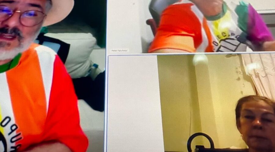 Orquestra Harmônica de Berimbaus. Mestr@s Mandingueiro - Peter Faluhelyi, Laura Cavalieri Bisio e Polêmico. Berimbau, Agogô e Pandeiro. Sala de Entrar, Tigüéra 360, Juiz de Fora, Minas Gerais/MG, Brasil. Registro de Capoeira Mestre Polêmico - Professor João Couto Teixeira. IMG_8605. 4,49 GB. 20h31. Segunda-feira, 12 de Junho de 2023. HD 1080p. Universidade Livre de Estudos Culturais da Capoeira - Universidade da Capoeira - UNICAPOEIRA, Instituto de Educação Socioambiental - IESAMBI, Associação de Capoeira - ASCA e Grupo de Capoeira MEIA LUA - Fundado Terça-feira, 29 de Maio de 1962. Seja membro deste canal e ganhe benefícios: https://www.youtube.com/channel/UCE6HrA5Y_VZ4-hgw8FG13aw/join