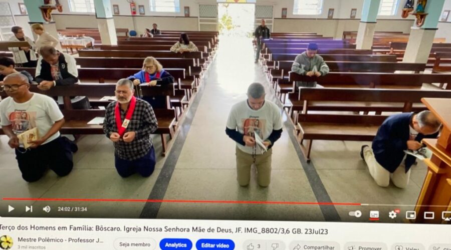 Terço dos Homens em Família. Ministro Extraordinário da Sagrada Comunhão Eduardo Bôscaro. Igreja Nossa Senhora Mãe de Deus, Bairro Nossa Senhora de Lourdes, Juiz de Fora, Minas Gerais/MG, Brasil. Registro de Capoeira Mestre Polêmico - Professor João Couto Teixeira. IMG_8798. 3,58 GB. 09h15. Domingo, 23 de Julho de 2023. HD 1080p. Universidade Livre de Estudos Culturais da Capoeira - Universidade da Capoeira - UNICAPOEIRA, Instituto de Educação Socioambiental - IESAMBI, Associação de Capoeira - ASCA e Grupo de Capoeira MEIA LUA - Fundado Terça-feira, 29 de Maio de 1962. Seja membro deste canal e ganhe benefícios: https://www.youtube.com/channel/UCE6HrA5Y_VZ4-hgw8FG13aw/join
