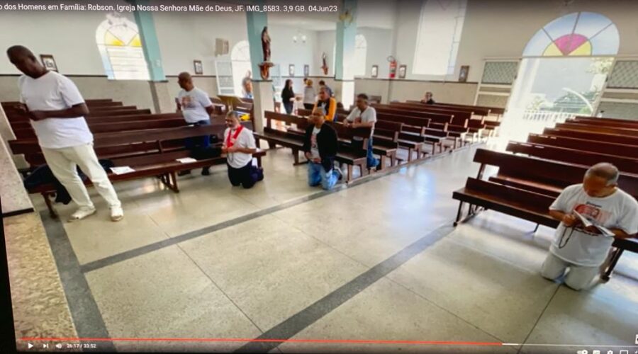 Terço dos Homens em Família. Robson. Igreja Nossa Senhora Mãe de Deus, Bairro Nossa Senhora de Lourdes, Juiz de Fora, Minas Gerais/MG, Brasil. Registro de Capoeira Mestre Polêmico - Professor João Couto Teixeira. IMG_8583. 3,85 GB. 09h15. Domingo, 04 de Junho de 2023. HD 1080p. Universidade Livre de Estudos Culturais da Capoeira - Universidade da Capoeira - UNICAPOEIRA, Instituto de Educação Socioambiental - IESAMBI, Associação de Capoeira - ASCA e Grupo de Capoeira MEIA LUA - Fundado Terça-feira, 29 de Maio de 1962. Seja membro deste canal e ganhe benefícios: https://www.youtube.com/channel/UCE6HrA5Y_VZ4-hgw8FG13aw/join
