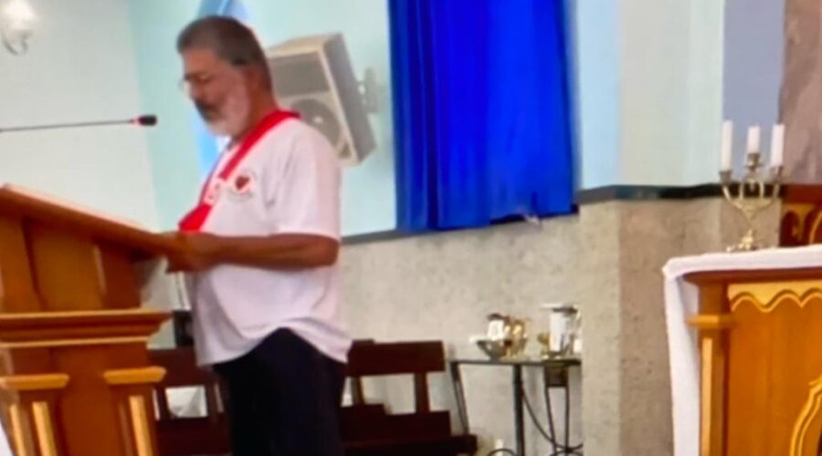 Terço. Mestre Polêmico. Igreja Nossa Senhora Mãe de Deus, Bairro Nossa Senhora de Lourdes, Juiz de Fora, Minas Gerais/MG, Brasil. Registro de Capoeira Mestre Polêmico - Professor João Couto Teixeira. IMG_7743. 2,69 GB. 15h00. Sexta-feira, 06 de Janeiro de 2023. HD 1080p. Universidade Livre de Estudos Culturais da Capoeira - Universidade da Capoeira - UNICAPOEIRA, Instituto de Educação Socioambiental - IESAMBI, Associação de Capoeira - ASCA e Grupo de Capoeira MEIA LUA - Fundado Terça-feira, 29 de Maio de 1962. Seja membro deste canal e ganhe benefícios: https://www.youtube.com/channel/UCE6HrA5Y_VZ4-hgw8FG13aw/join