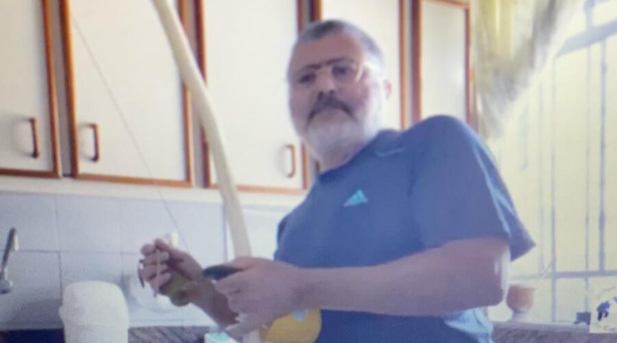 Berimbau de Vaso e Cantiga Dobrada de Grilo, que ouviu o próprio concerto e caprichou na segunda "voz". São Lourenço D'Oeste, Santa Catarina/SC, Brasil. Registro de Capoeira Mestre Polêmico - Professor João Couto Teixeira. IMG_6660. 289 MB. Quarta-feira, 12 de Dezembro de 2023. MOV. Universidade Livre de Estudos Culturais da Capoeira - Universidade da Capoeira - UNICAPOEIRA, Instituto de Educação Socioambiental - IESAMBI, Associação de Capoeira - ASCA e Grupo de Capoeira MEIA LUA - Fundado Terça-feira, 29 de Maio de 1962. Seja membro deste canal e ganhe benefícios: https://www.youtube.com/channel/UCE6HrA5Y_VZ4-hgw8FG13aw/join