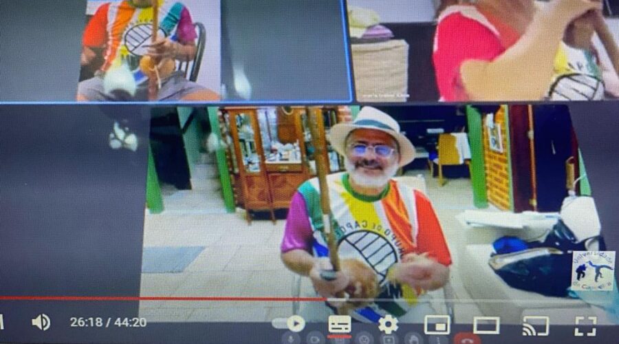 Berimbaus - Cantos e Toques. Mestr@s Bella - Maria Isabel Melotti Xible e Avatar - Giovanni Diomedson de Andrade. Sala de Entrar, Tigüéra 360, Juiz de Fora, Minas Gerais/MG, Brasil. Registro de Capoeira Mestre Polêmico - Professor João Couto Teixeira. IMG_9228. 5,03 GB. 20h41. Segunda-feira, 06 de Novembro de 2023. HD 1080p. Universidade Livre de Estudos Culturais da Capoeira - Universidade da Capoeira - UNICAPOEIRA, Instituto de Educação Socioambiental - IESAMBI, Associação de Capoeira - ASCA e Grupo de Capoeira MEIA LUA - Fundado Terça-feira, 29 de Maio de 1962. Orquestra Harmônica de Berimbaus. Berimbaus - Toques e Cantos com Diferentes Afinações, Simples e Dobrados, segundo ensinamentos dos Mestres Marco Aurélio de Moraes Barros (in Memoriam) e Reynaldo Teixeira Alves, do Grupo MEIA LUA, adaptados por Mestre Polêmico. Seja membro deste canal e ganhe benefícios: https://www.youtube.com/channel/UCE6HrA5Y_VZ4-hgw8FG13aw/join