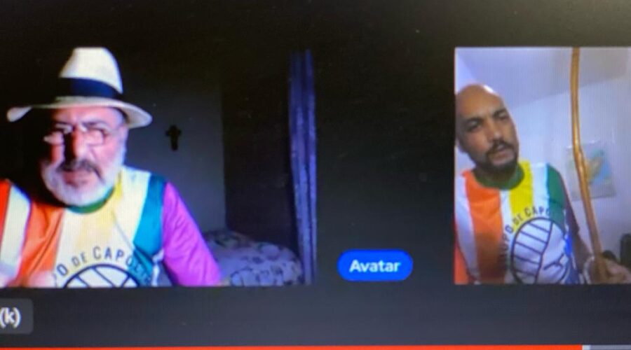 Orquestra Harmônica de Berimbaus. Mestre Avatar - Giovanni Diomedson de Andrade. Quarto de Dentro, São Lourenço D'Oeste, Santa Catarina/SC, Brasil. Registro de Capoeira Mestre Polêmico - Professor João Couto Teixeira. IMG_6664 - FFML3672. 12,2 GB. 20h40. Segunda-feira, 11 de Dezembro de 2023. MOV. Universidade Livre de Estudos Culturais da Capoeira - Universidade da Capoeira - UNICAPOEIRA, Instituto de Educação Socioambiental - IESAMBI, Associação de Capoeira - ASCA e Grupo de Capoeira MEIA LUA - Fundado Terça-feira, 29 de Maio de 1962. Orquestra Harmônica de Berimbaus. Seja membro deste canal e ganhe benefícios: https://www.youtube.com/channel/UCE6HrA5Y_VZ4-hgw8FG13aw/join