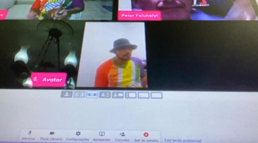 Berimbaus - Revisão de Toques e Duetos com a Nona Mungangas de São Bento Grande. Mestr@s Mandingueiro - Peter Faluhelyi e Avatar - Giovanni Diomedson de Andrade. Sala de Entrar, Tigüéra 360, Juiz de Fora, Minas Gerais/MG, Brasil. Registro de Capoeira Mestre Polêmico - Professor João Couto Teixeira. IMG_9288. 4,56 GB. 20h23/21h07. Segunda-feira, 27 de Novembro de 2023. HD 1080p. Universidade Livre de Estudos Culturais da Capoeira - Universidade da Capoeira - UNICAPOEIRA, Instituto de Educação Socioambiental - IESAMBI, Associação de Capoeira - ASCA e Grupo de Capoeira MEIA LUA - Fundado Terça-feira, 29 de Maio de 1962. Orquestra Harmônica de Berimbaus. Berimbaus - Toques e Cantos com Diferentes Afinações, Simples e Dobrados, segundo ensinamentos dos Mestres Marco Aurélio de Moraes Barros (in Memoriam) e Reynaldo Teixeira Alves, do Grupo MEIA LUA, adaptados por Mestre Polêmico. Seja membro deste canal e ganhe benefícios: https://www.youtube.com/channel/UCE6HrA5Y_VZ4-hgw8FG13aw/join