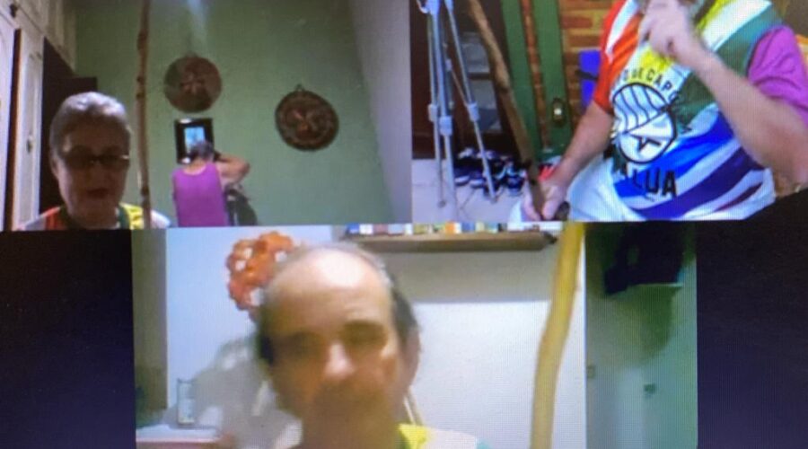 Orquestra Harmônica de Berimbaus. Angola e Santa Maria. Mestr@s Bella - Maria Isabel Melotti Xible, Mandingueiro - Peter Faluhelyi, Luciano, Laura Cavalieri Bisio e Perigosa - Marialú. Sala de Entrar, Tigüéra 360, Juiz de Fora, Minas Gerais/MG, Brasil. Registro de Capoeira Mestre Polêmico - Professor João Couto Teixeira. 12,77 GB. Sábado, 13 de Fevereiro de 2021/Quinta-feira, 09 de Março de 2023. Zoom. HD 1080p. Berimbaus - Toques e Cantos com Diferentes Afinações, Simples e Dobrados, segundo ensinamentos dos Mestres Marco Aurélio de Moraes Barros (in Memoriam) e Reynaldo Teixeira Alves, do Grupo MEIA LUA, adaptados por Mestre Polêmico. Universidade Livre de Estudos Culturais da Capoeira - Universidade da Capoeira - UNICAPOEIRA, Instituto de Educação Socioambiental - IESAMBI, Associação de Capoeira - ASCA e Grupo de Capoeira MEIA LUA - Fundado Terça-feira, 29 de Maio de 1962. Seja membro deste canal e ganhe benefícios: https://www.youtube.com/channel/UCE6HrA5Y_VZ4-hgw8FG13aw/join