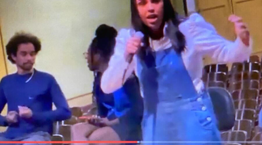 Confraria dos Poetas. SLAM. Vivendo, Aprendendo e Construindo Novas Metas. Cine Theatro Central, Bairro Centro, Juiz de Fora, Minas Gerais/MG, Brasil. Registro de Capoeira Mestre Polêmico - Professor João Couto Teixeira. IMG_8958. 14,3 GB. 18h32. Quinta-feira, 31 de Agosto de 2023. HD 1080p. Universidade Livre de Estudos Culturais da Capoeira - Universidade da Capoeira - UNICAPOEIRA, Instituto de Educação Socioambiental - IESAMBI, Associação de Capoeira - ASCA e Grupo de Capoeira MEIA LUA - Fundado Terça-feira, 29 de Maio de 1962. Seja membro deste canal e ganhe benefícios: https://www.youtube.com/channel/UCE6HrA5Y_VZ4-hgw8FG13aw/join